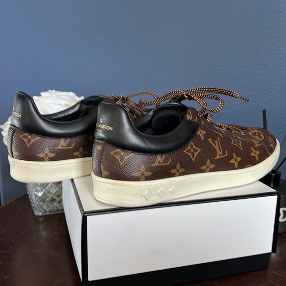 Authentic Louis Vuitton Luxembourg Sneaker - Picture 9 of 11
